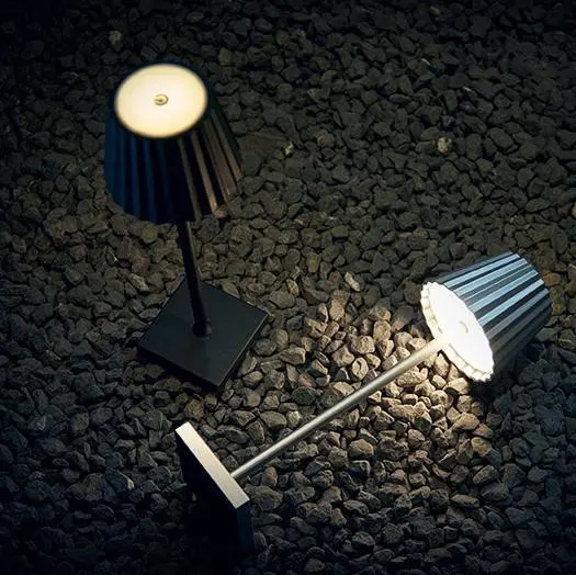 Novo design Poldina Nordic Metal Desk Lamp Decorativo Sem Fio Luzes de Mesa Bateria Recarregável Multifuncional Ao Ar Livre Portátil Decoração Acampamento Night Light Lâmpadas