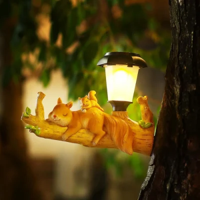 Luz de suspensão de preguiça de esquilo solar, lanterna de estátua de animal de desenho animado para decoração de jardim Ci22744