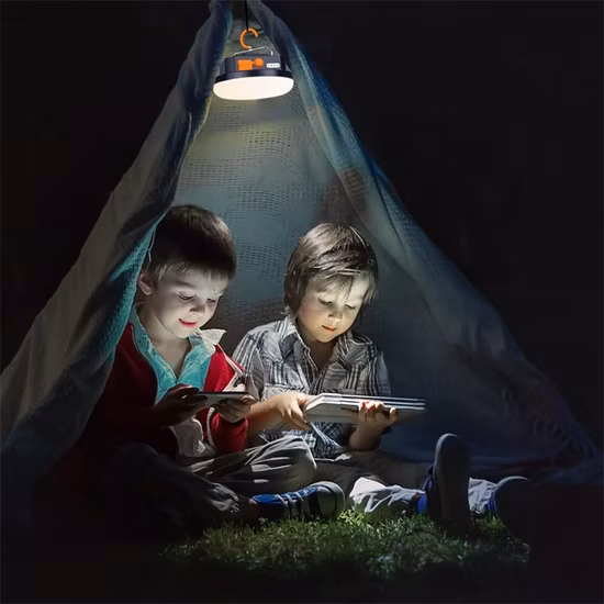 Luz de acampamento de LED portátil recarregável com ímã de emergência mercado noturno luz de acampamento ao ar livre